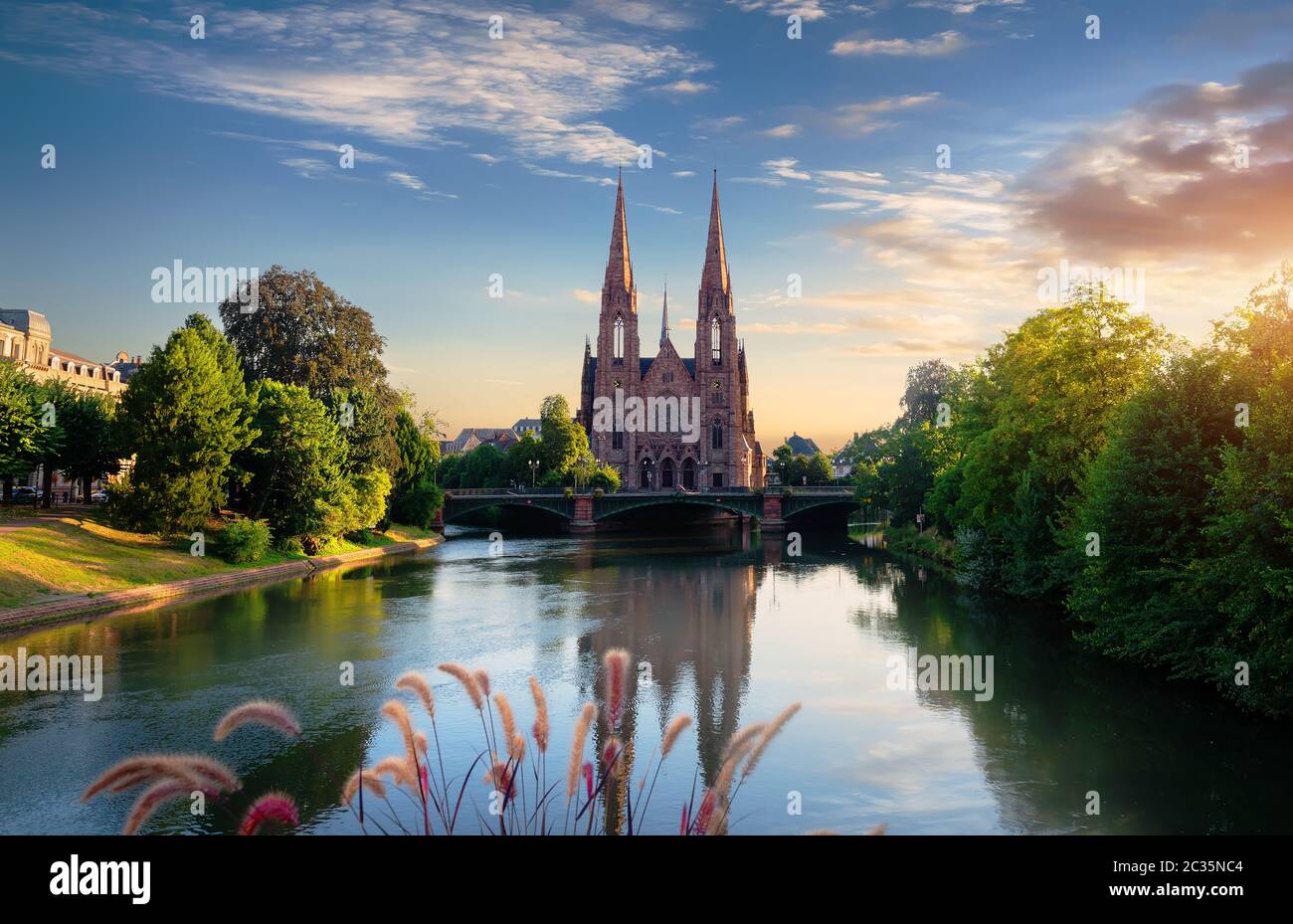 Iglesia en Estrasburgo Foto de stock