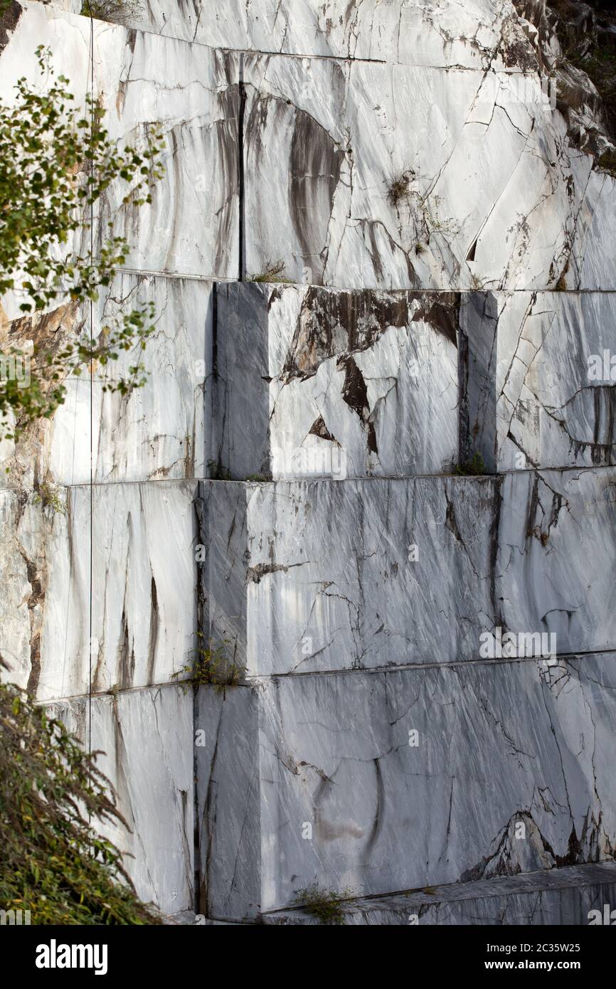 Las Canteras de Mármol - Alpes Apuanos , Carrara, Toscana, Italia