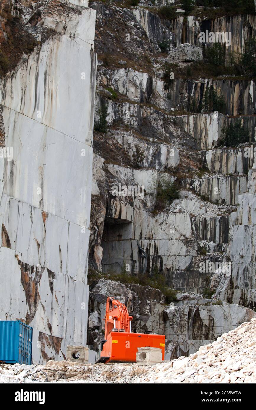Las Canteras de Mármol - Alpes Apuanos , Carrara, Toscana, Italia