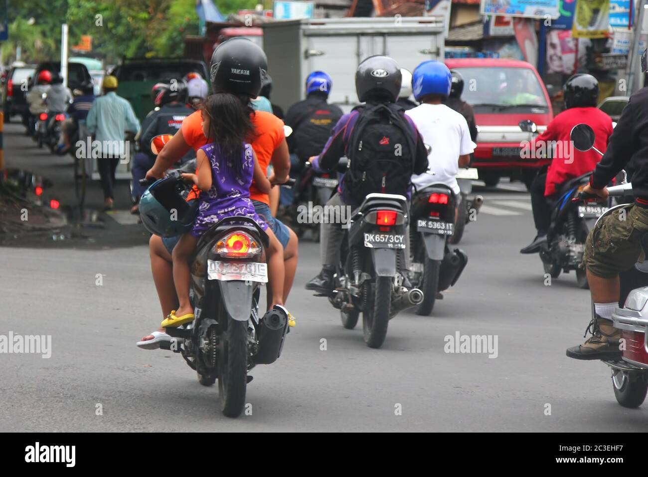 Sin Cascos En Una Moto Fotos e Imágenes de stock Alamy Sin Cascos En Una Moto Fotos e Imágenes de stock Alamy