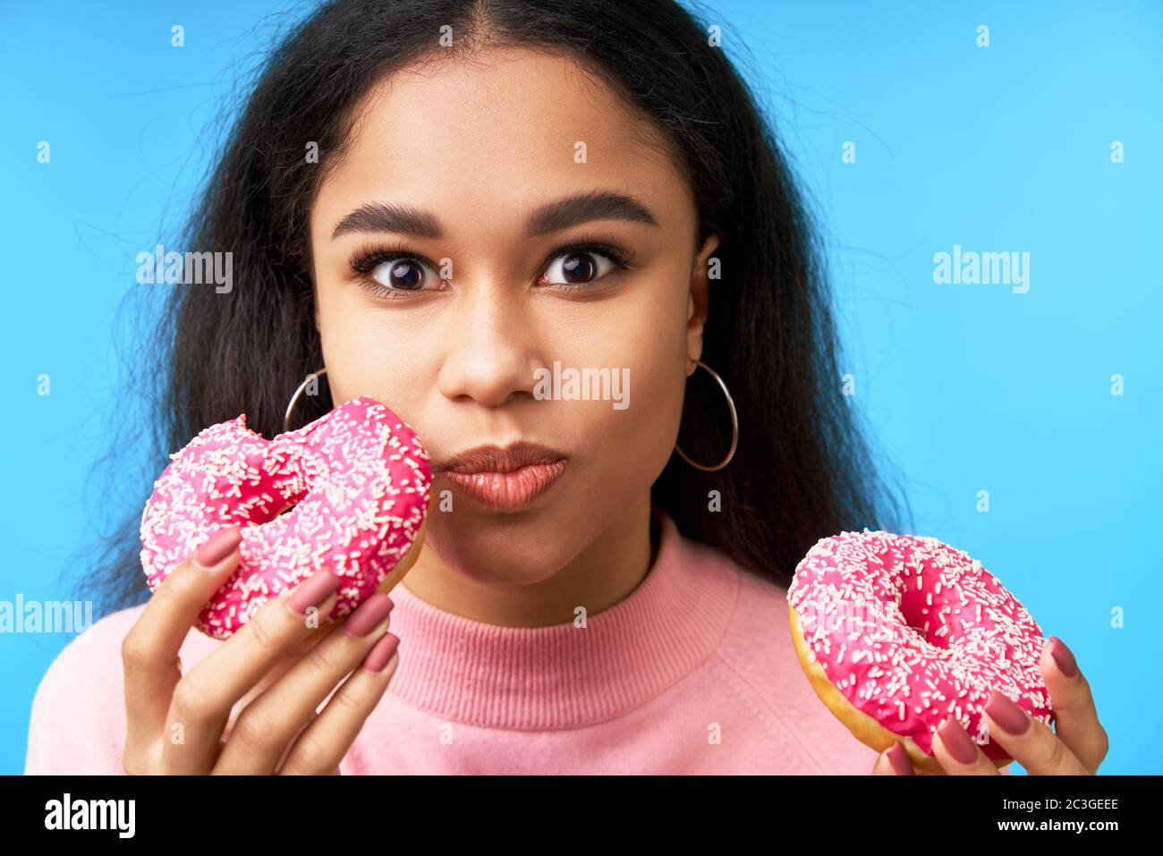 Donas Bonitas Fotografías E Imágenes De Alta Resolución Alamy 1154