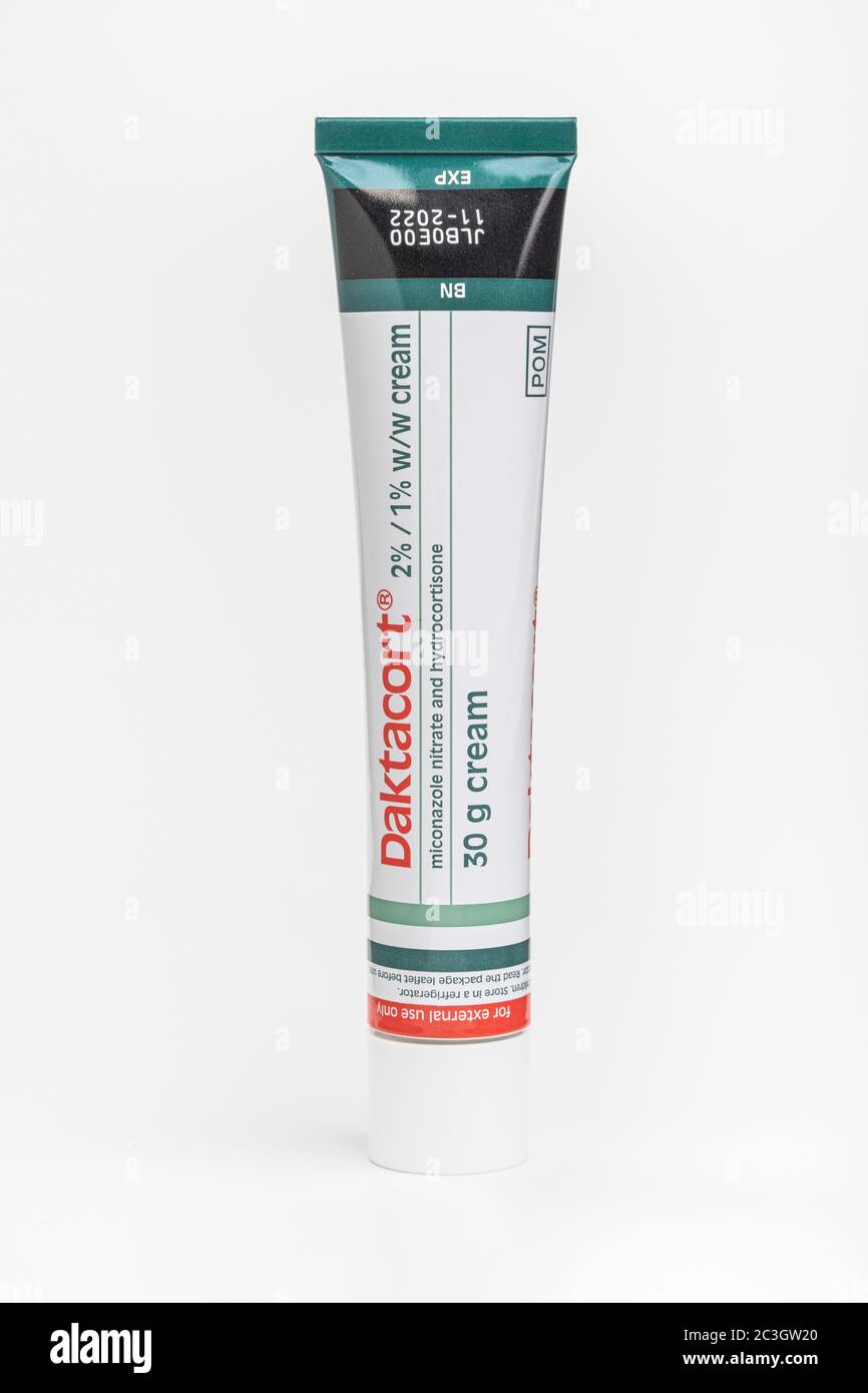 Un tubo de Daktacort Hydrocortisone Cream Fotografía de stock - Alamy
