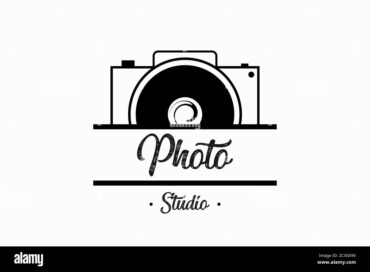 Ilustración de cámara fotográfica en color negro, sobre fondo blanco