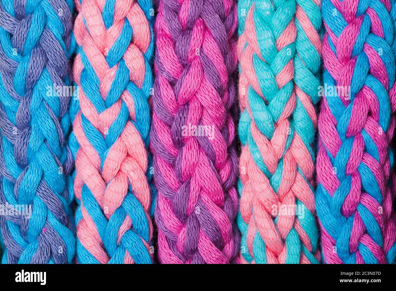 Trenzas de tela multicolor. Macro resumen textura fondo Fotografía de stock  - Alamy