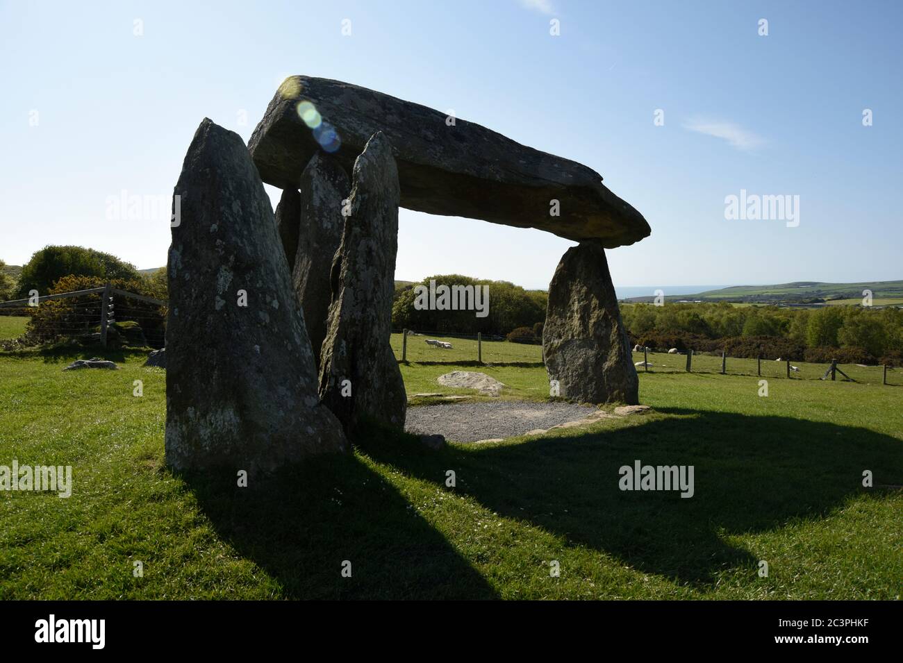 Pentre Ifan Neolítico Burial Chamber Nevern, Pembrokeshire, Gales Foto de stock