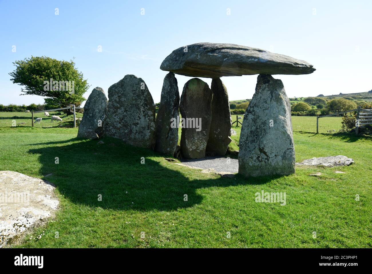 Pentre Ifan Neolítico Burial Chamber Nevern, Pembrokeshire, Gales Foto de stock