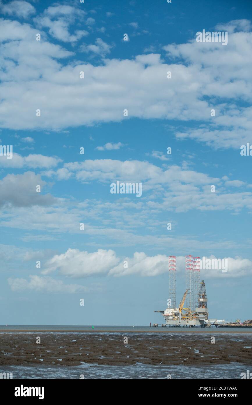 Plataformas en la Isla de Sheppey en Kent, Reino Unido Foto de stock