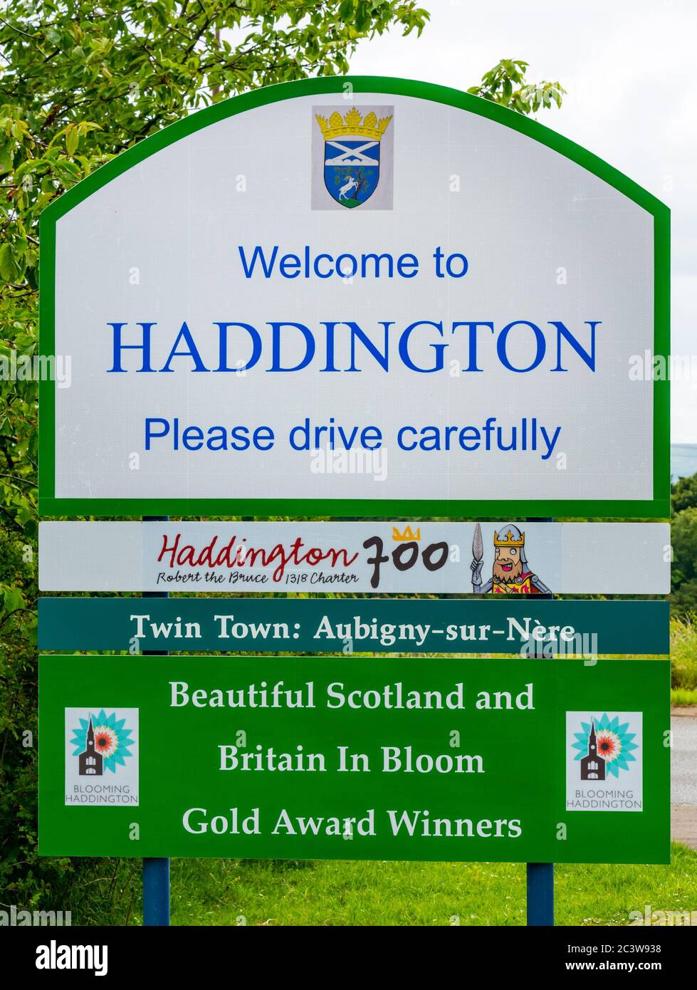 Bienvenido a Haddington Place signo con la hermosa Escocia y Gran Bretaña en Bloom premios, East Lothian, Escocia, Reino Unido Foto de stock