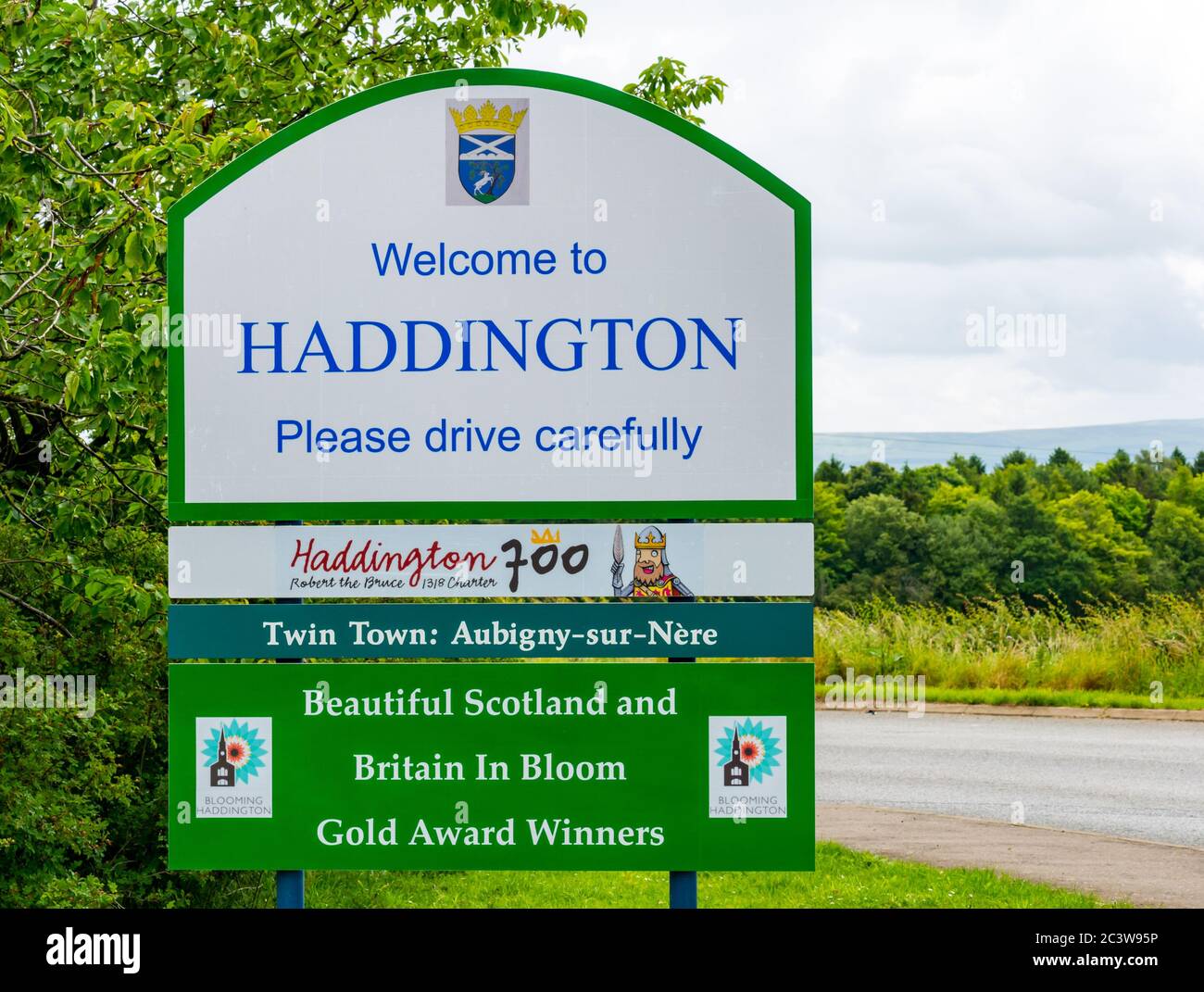 Bienvenido a Haddington Place signo con la hermosa Escocia y Gran Bretaña en Bloom premios, East Lothian, Escocia, Reino Unido Foto de stock