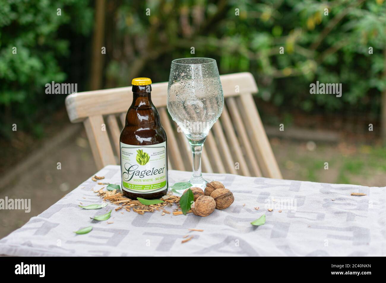 Sint Gillis Waas, 22 de mayo de 2020, Gageleer Craft cerveza belga Sour White no Hops es una cerveza de trigo fermentada de primera Foto de stock