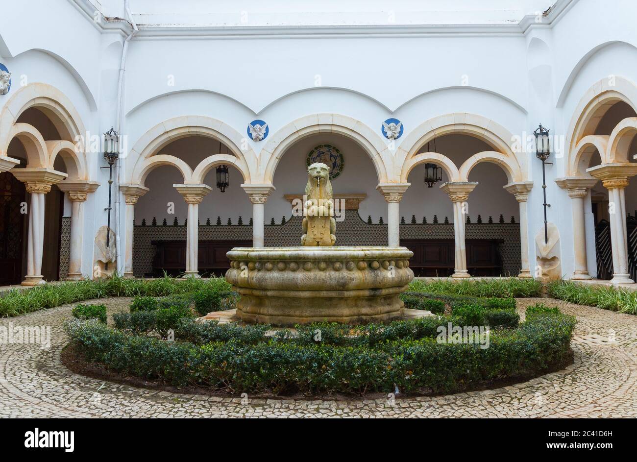 Museo Condes de Castro Guimarães (Torre de S. Sebastião), Cascais, Lisboa, Portugal. Arquitectura : Neomromanticismo & Neogótico Foto de stock