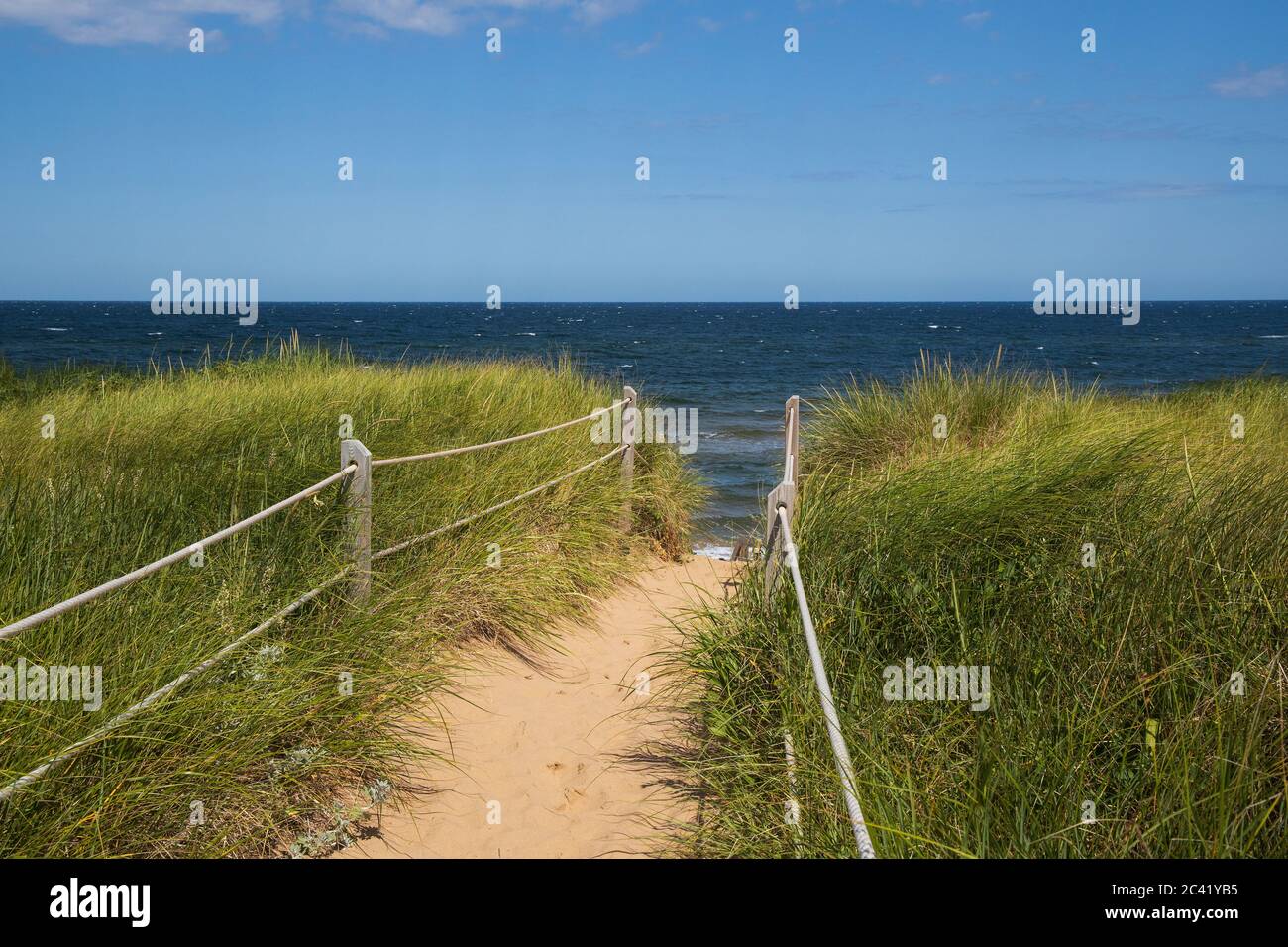 Camine hasta la playa en Greenwich Beach, PEI, Canadá Foto de stock