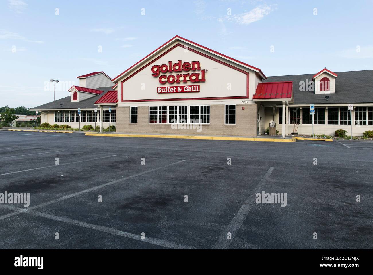 Un Cartel Con El Logotipo Fuera De Una Ubicacion De Golden Corral Buffet Grill En Hagerstown Maryland El 10 De Junio De Fotografia De Stock Alamy Un Cartel Con El Logotipo Fuera De Una Ubicacion De Golden Corral Buffet Grill En Hagerstown Maryland El 10 De Junio De Fotografia De Stock Alamy