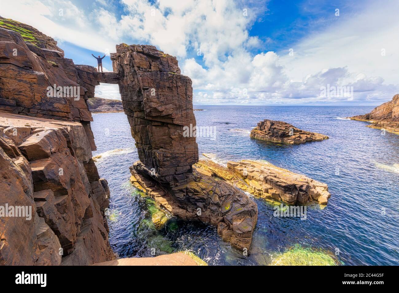 Escocia, Islas Orcadas, Continental, Yesnaby pilas de mar Foto de stock