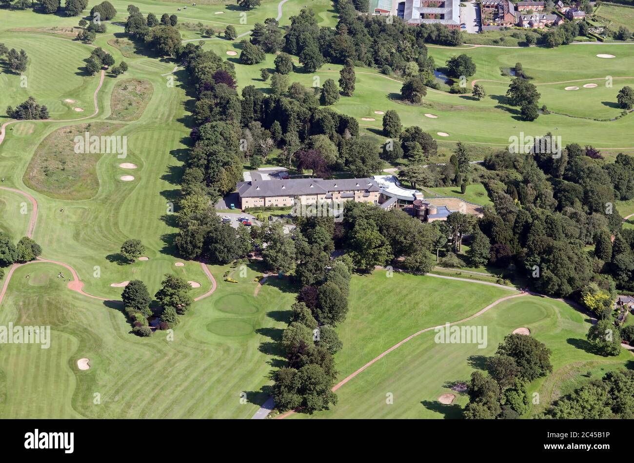 Vista aérea del Macdonald Portal Hotel, Golf & Spa con el Portal Championship Golf Course, cerca de Tarporley, Cheshire Foto de stock