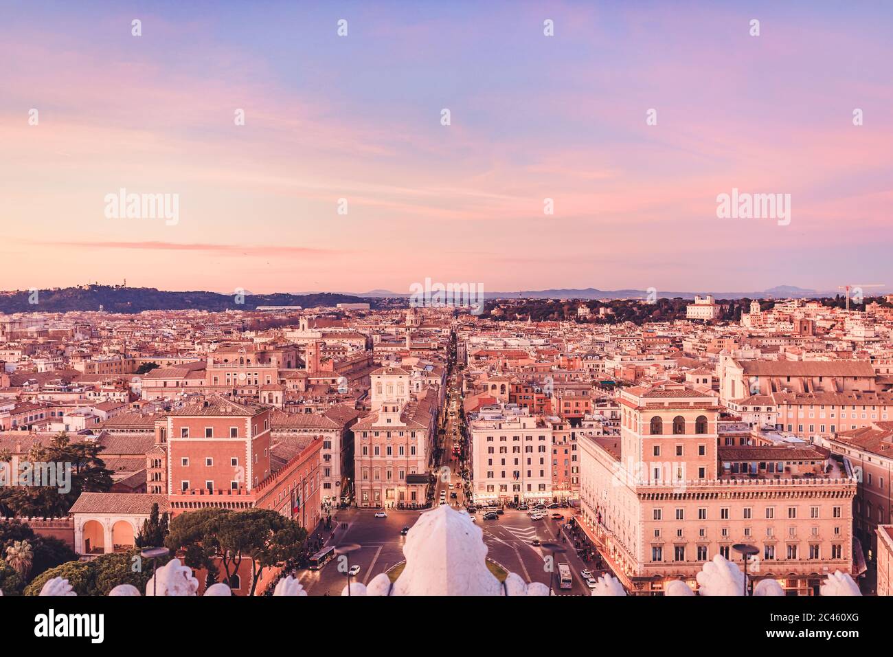 Vista desde gran ángulo del antiguo paisaje urbano de Roma Foto de stock