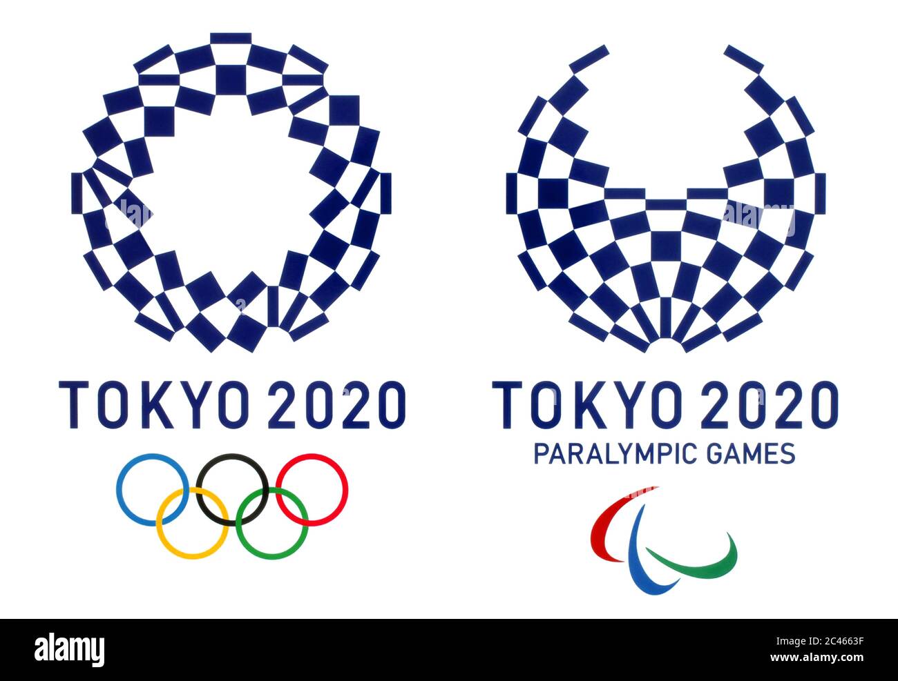 Kiev, Ucrania - 13 de febrero de 2019: Logotipos oficiales de los Juegos Olímpicos de Verano 2020 en Tokio, Japón, del 24 de julio al 9 de agosto de 2020, impresos en papel Foto de stock