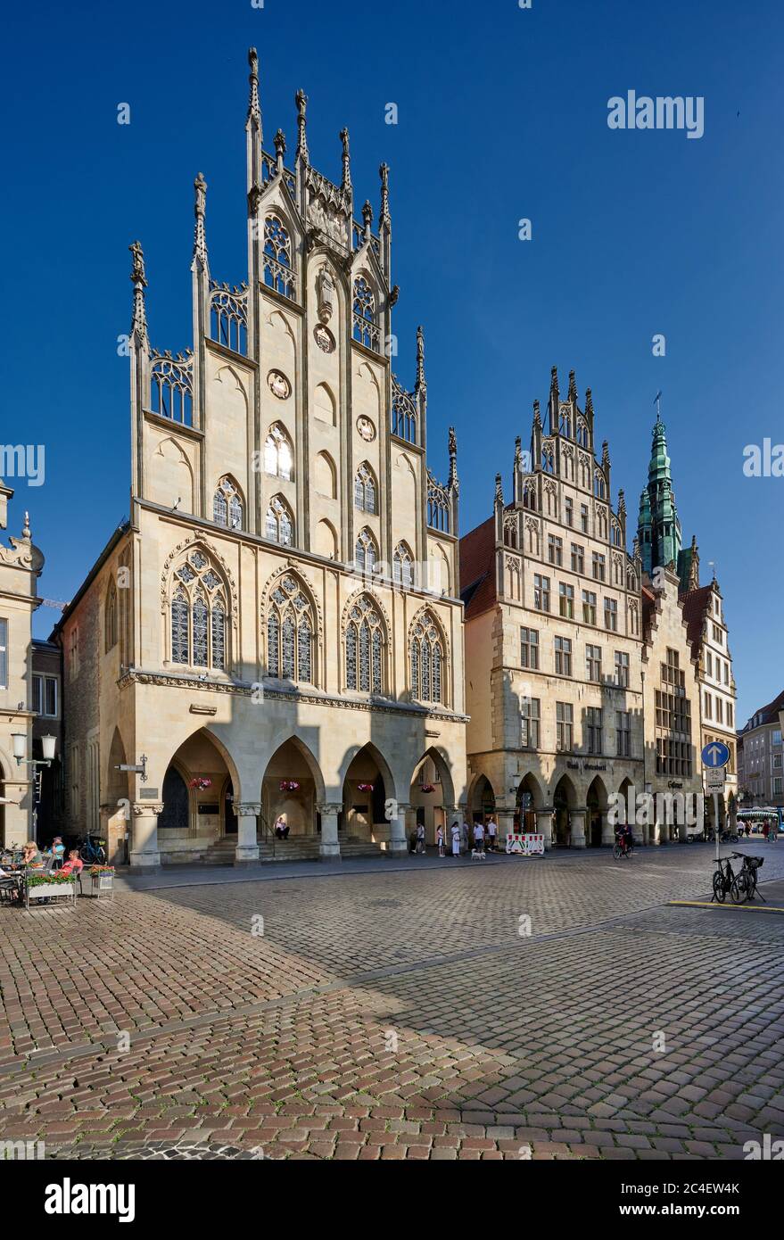 Mercado histórico principal y ayuntamiento, Muenster, Renania del Norte-Westfalia, Alemania Foto de stock