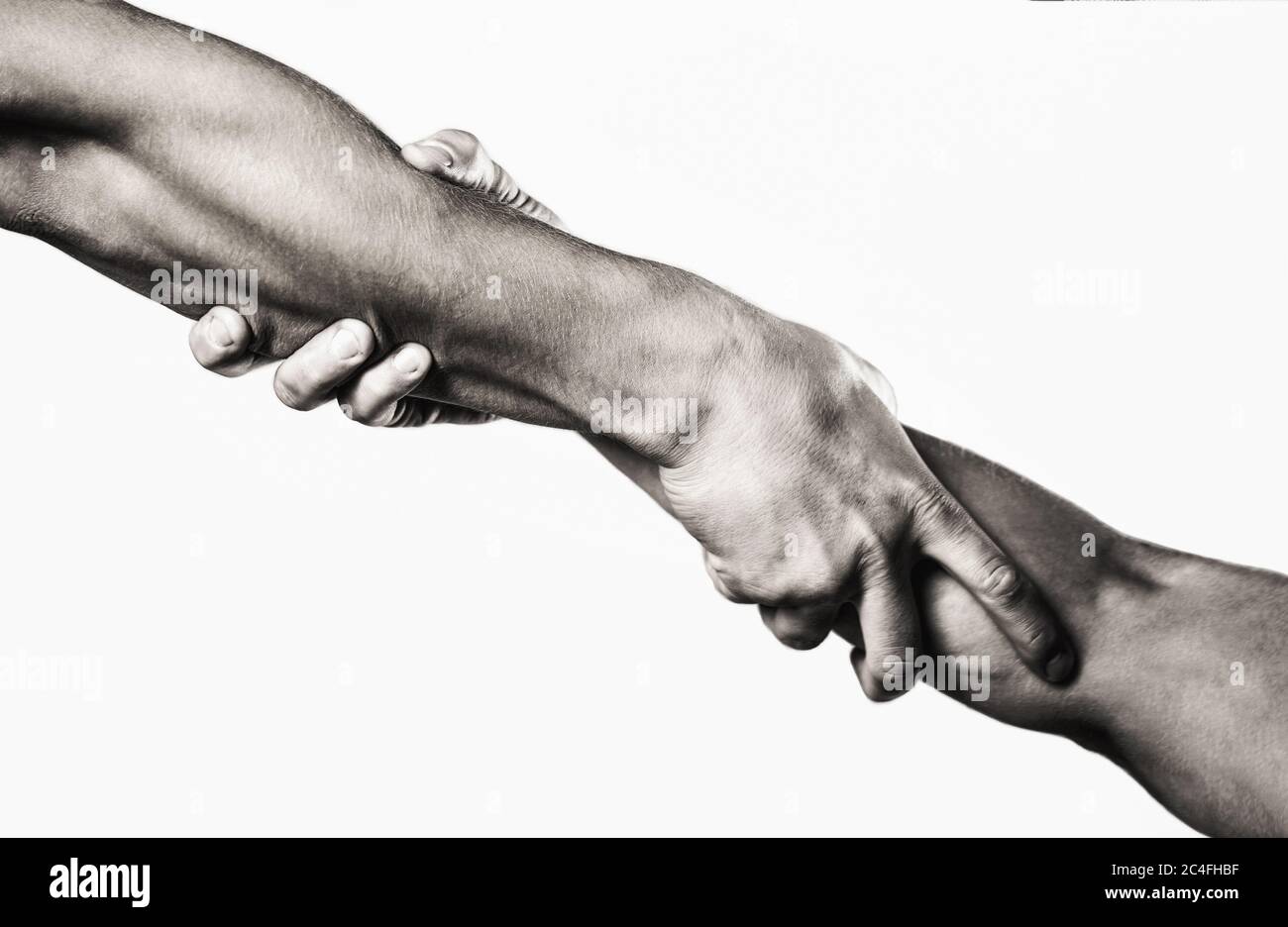 Ayuda De Cerca Dos Manos Ayudando Al Brazo De Un Amigo Trabajo En Equipo Rescate Ayuda Gesto O Manos Blanco Y Negro Fotografia De Stock Alamy