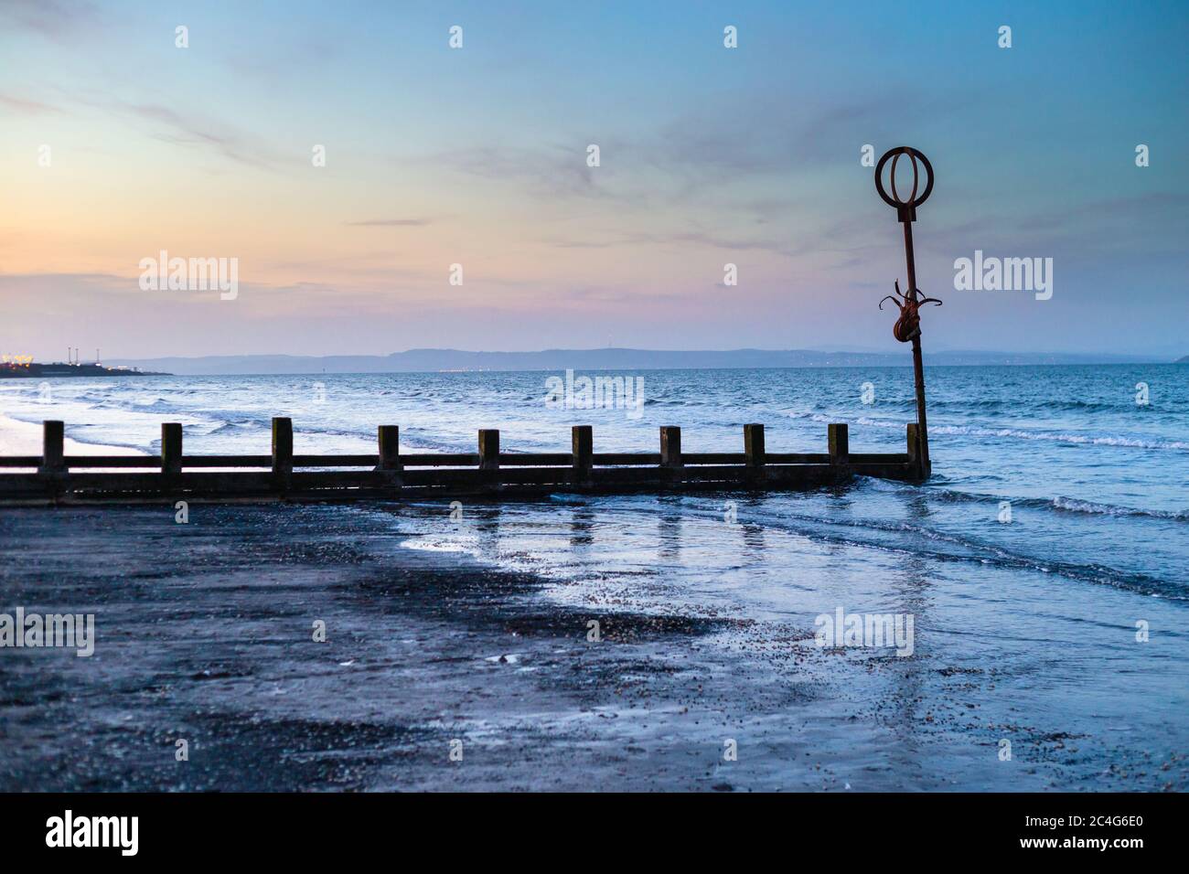 Gryne y puesto de marcador en Portobello Beach, Edimburgo, Escocia, Reino Unido. Foto de stock