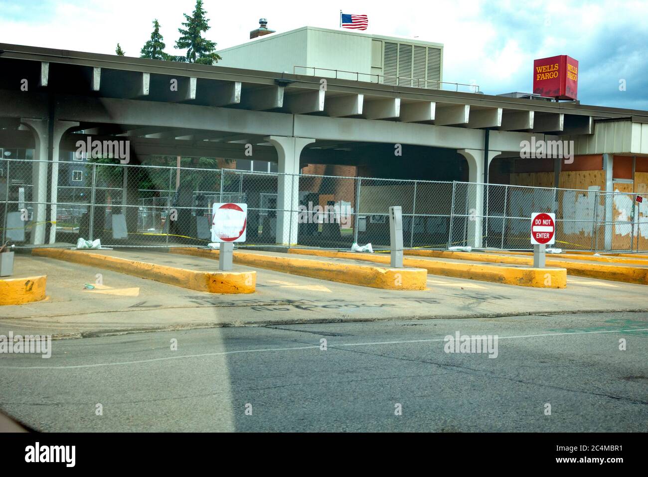 Quemó el banco Wells Fargo después de los disturbios como resultado de la muerte de George Floyd. Minneapolis Minnesota Minnesota Minnesota, EE.UU Foto de stock