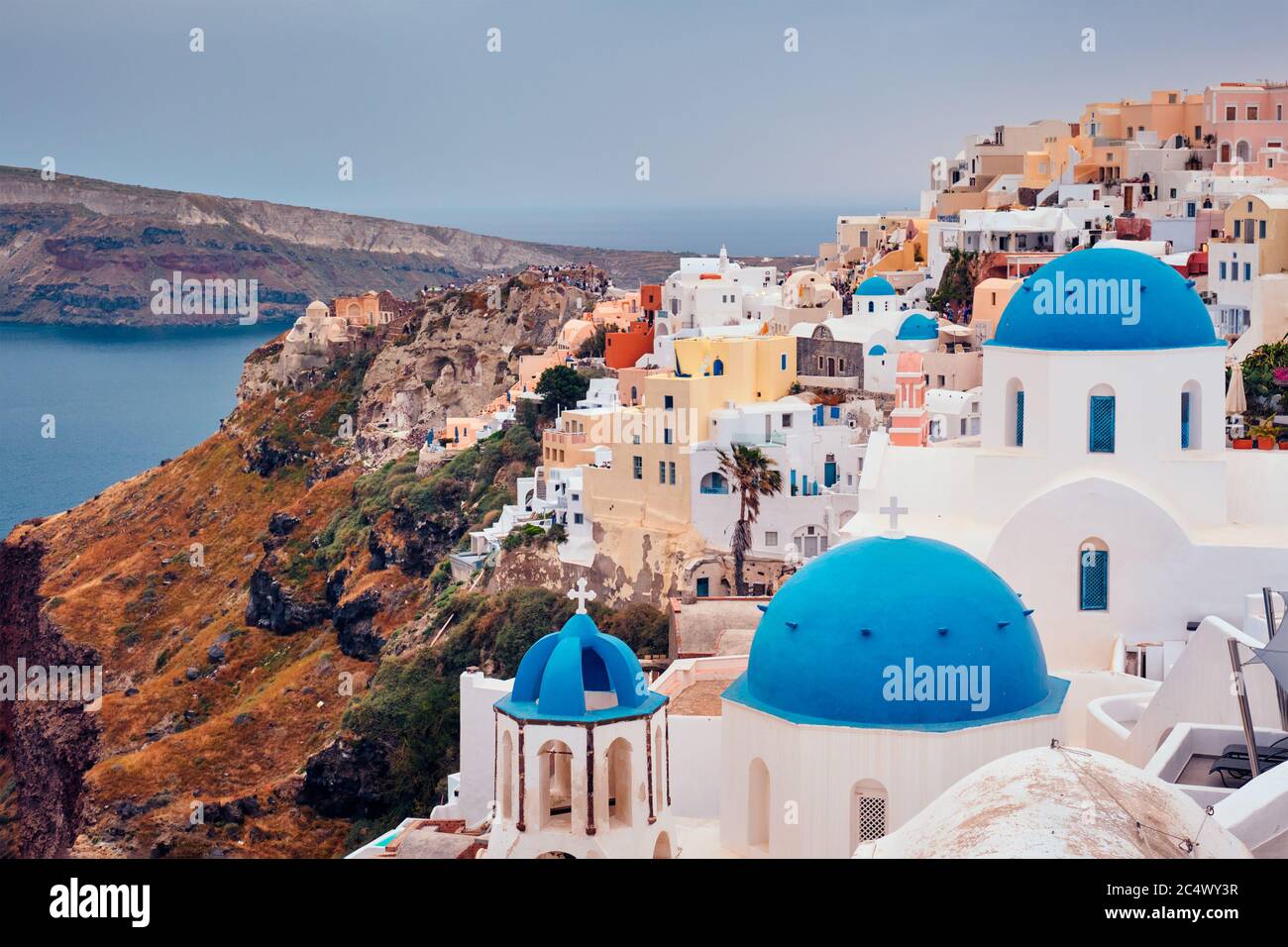 Famoso destino turístico griego Oia, Grecia Foto de stock