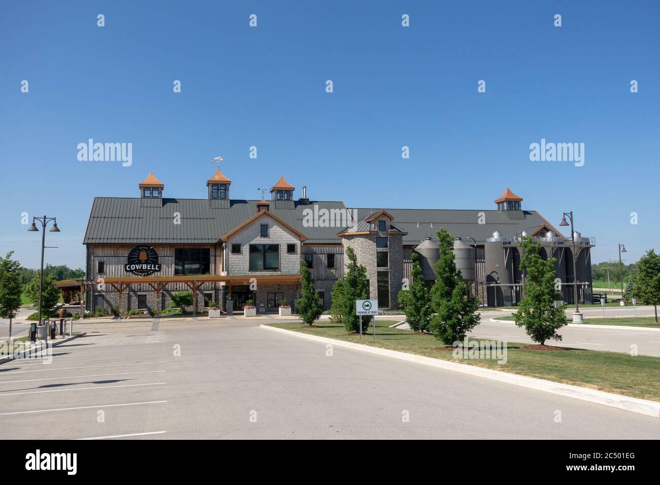 Cencerro que elabora cerveza co Fotos e Imágenes de stock Alamy