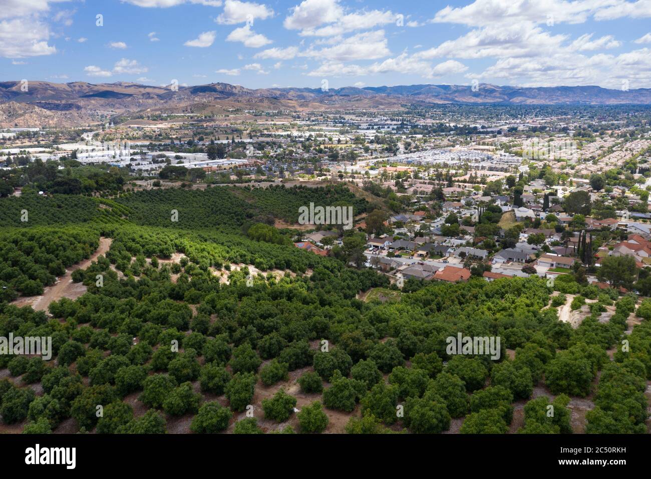 Vista aérea sobre el oeste del valle Simi y Quail Ranch Foto de stock