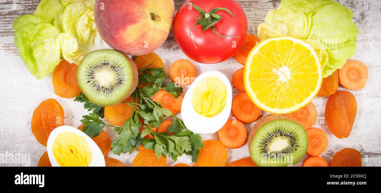 Ingredientes o productos como fuente de vitamina A, fibra dietética y minerales naturales, el concepto de alimentación saludable nutritivo Foto de stock