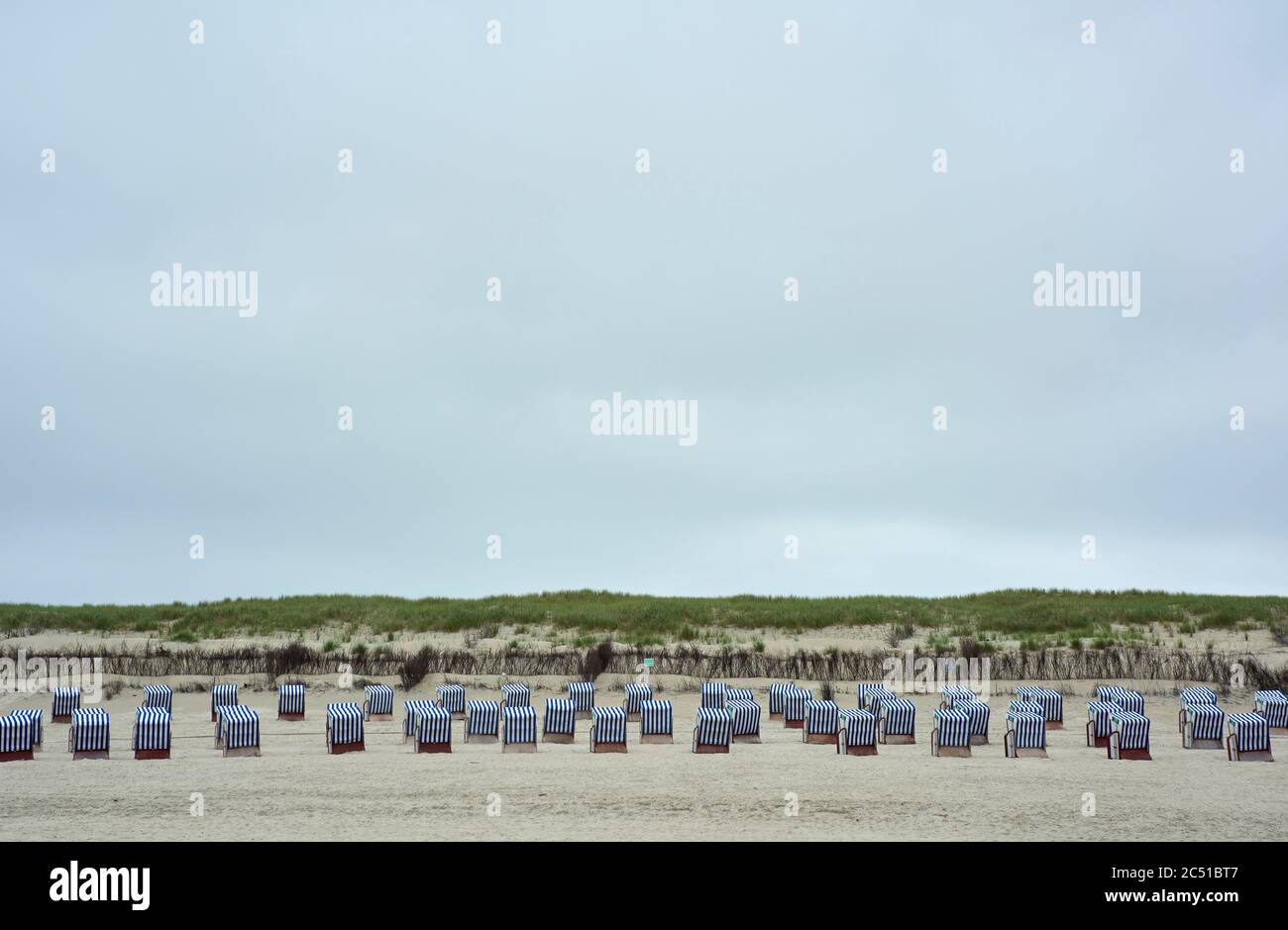 Strandkörbe auf Norderney Foto de stock