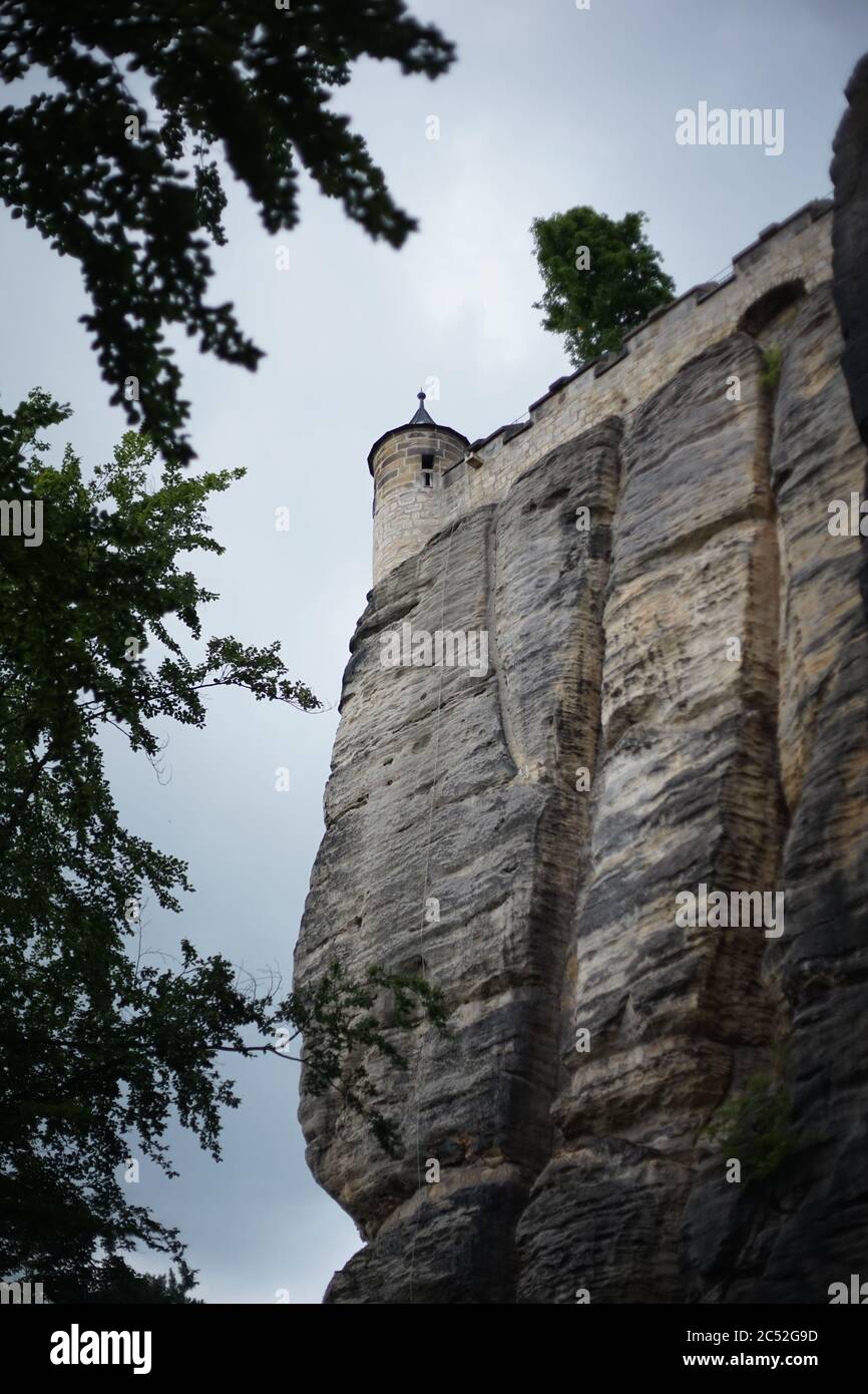 Detalle de la Fortaleza de Königstein la "Bastilla de Saxon", una fortaleza en la cima de la colina cerca de Dresde, en Saxon Suiza, Alemania, es una de las más grandes de la colina f Foto de stock