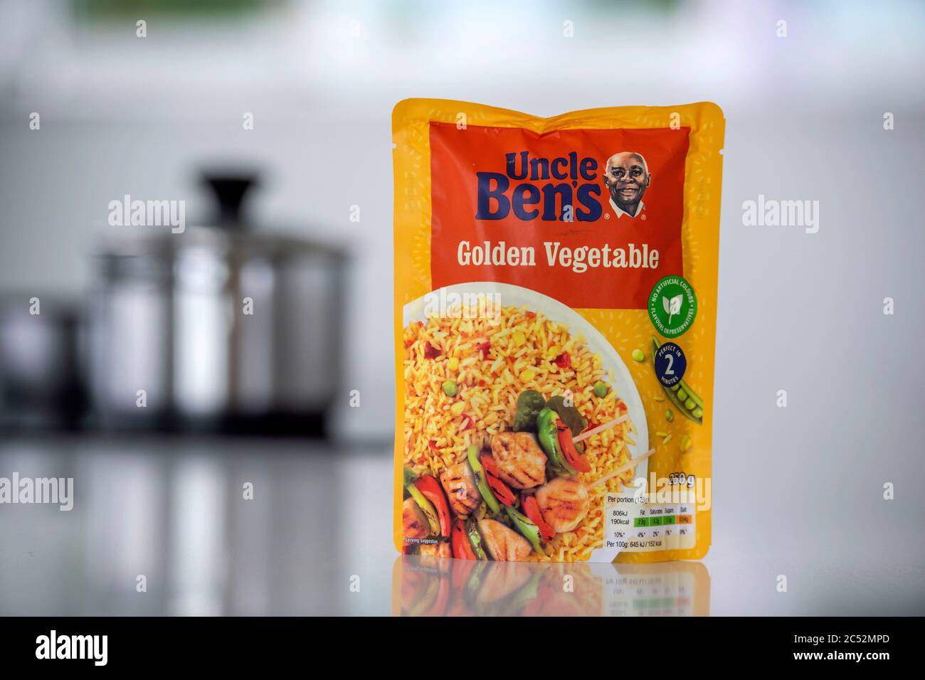 Bolsas de arroz para microondas de Uncle Bens Golden Vegetal Fotografía de  stock - Alamy