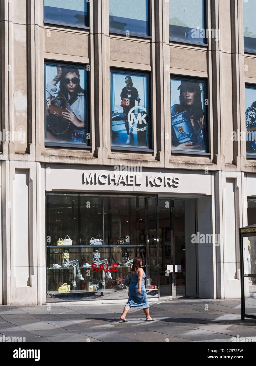 Michael kors fashion store shop fotografías e imágenes de alta resolución -  Alamy
