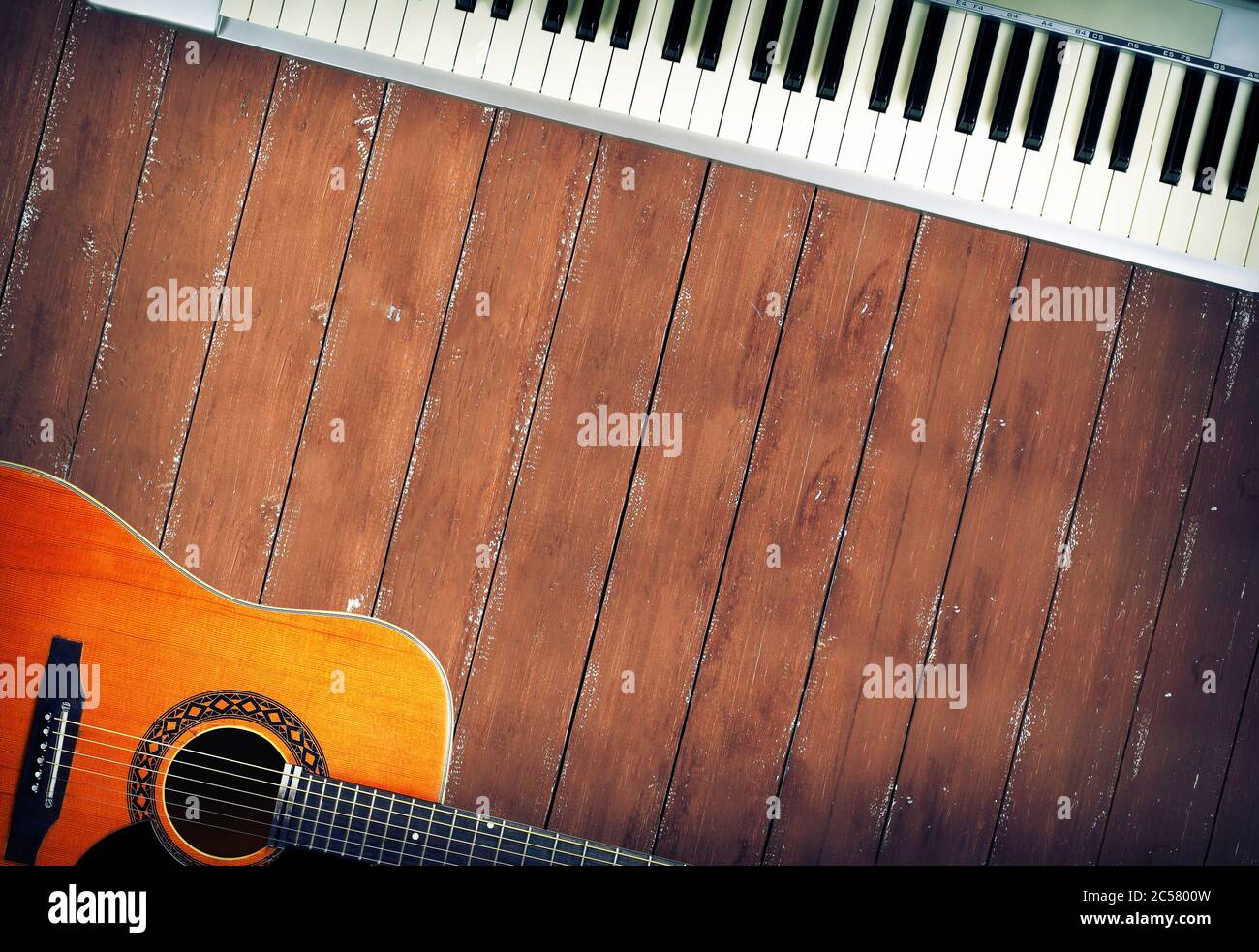 Guitarra midi fotografías e imágenes de alta resolución - Alamy
