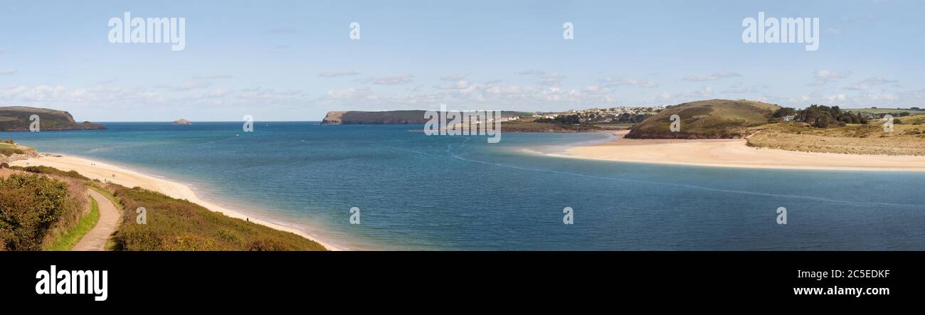 Vista panorámica del estuario del Camel en Cornwall, Reino Unido Foto de stock