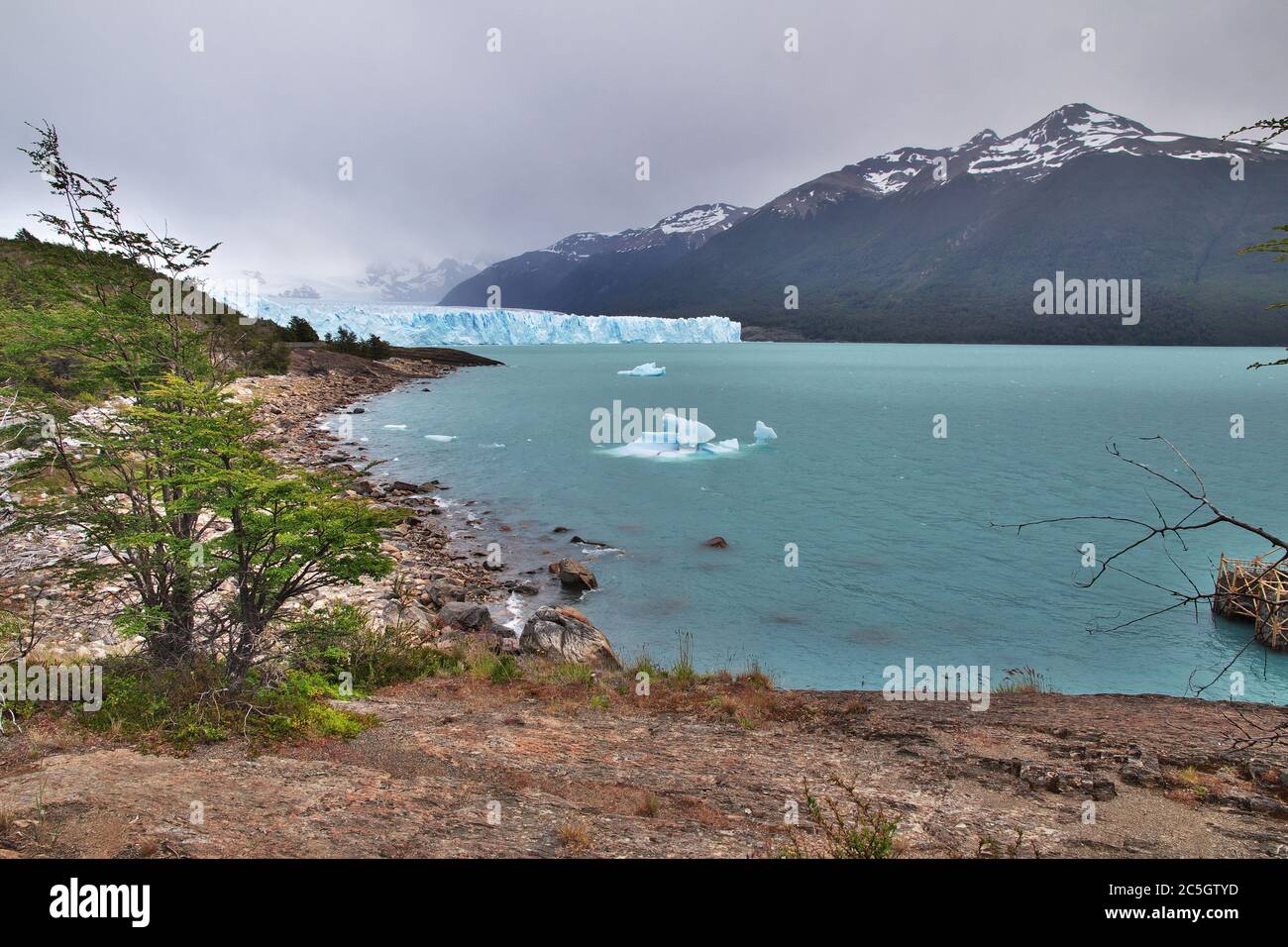 El iceberg en el Glaciar Perito Moreno cierra el Calafate, Patagonia, Argentina Foto de stock