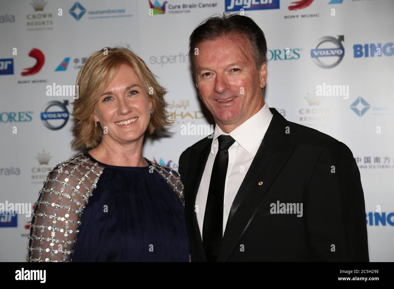 Waugh y Steve Waugh llegan para la Cure Brain Cancer Foundation Mad Hatter Ball en el