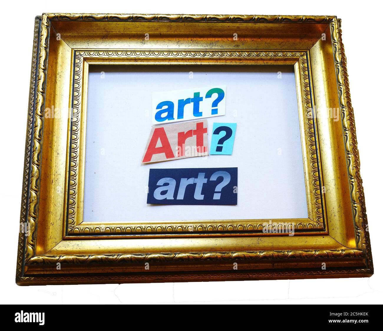 Foto conceptual preguntando qué es arte, cortado de texto serigrafiado en un marco dorado aislado sobre fondo blanco Foto de stock