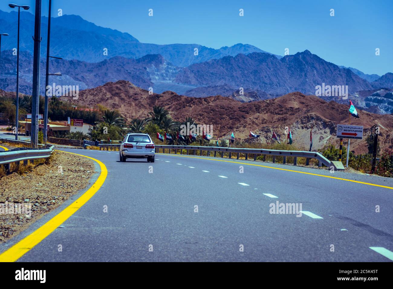 Carretera curva carretera montañas montañas Fujairah Foto de stock