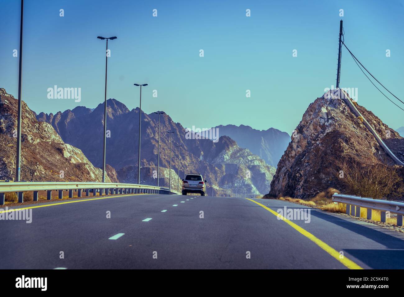 Carretera curva carretera montañas montañas Fujairah Foto de stock