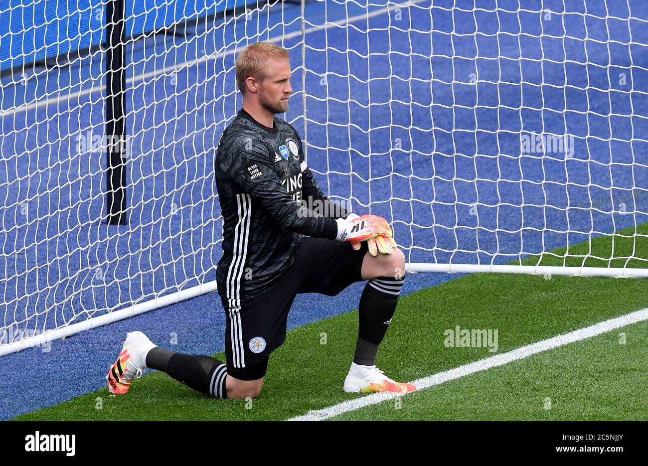 El Portero De Leicester City Kasper Schmeichel Se Da La Rodilla En Apoyo Del Movimiento Black