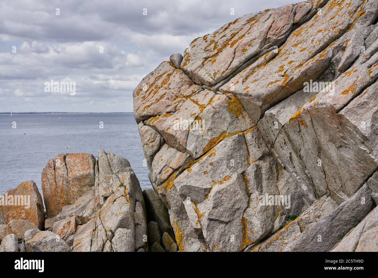 Rocas en Dalkey en la ciudad de Dublín, Irlanda. Foto de stock