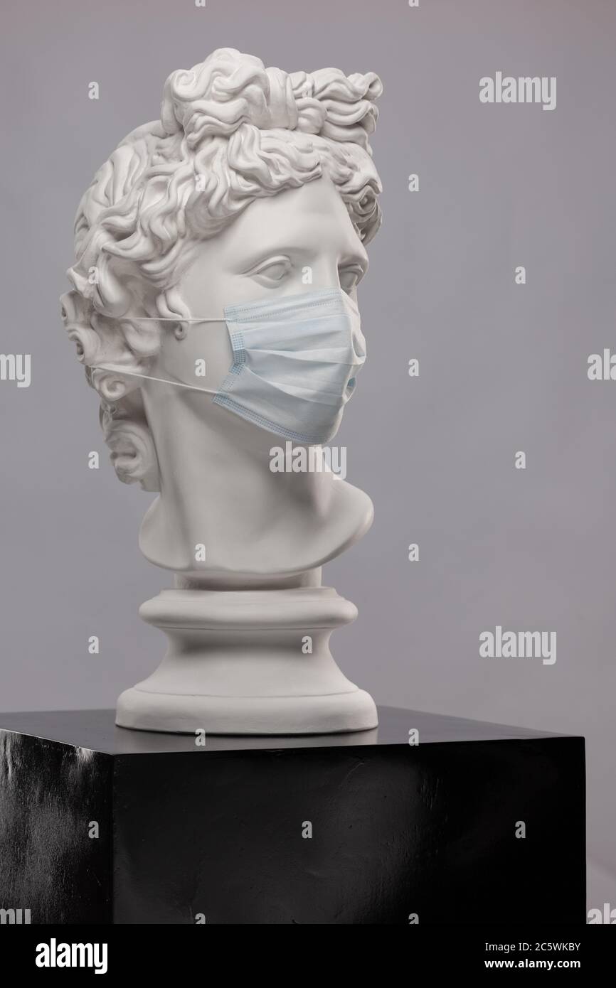 Escultura desechable fotografías e imágenes de alta resolución - Alamy