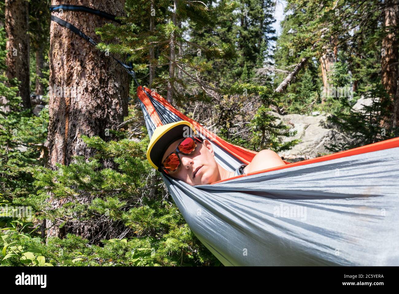 Hamaca para camping fotografías e imágenes de alta resolución - Alamy