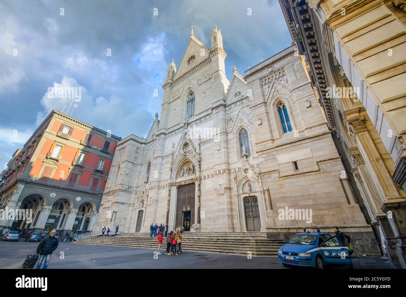Nápoles, Italia - Duomo di Santa Maria Assunta o Cattedrale di San Gennaro en Nápoles. Catedral de Nápoles, Foto de stock