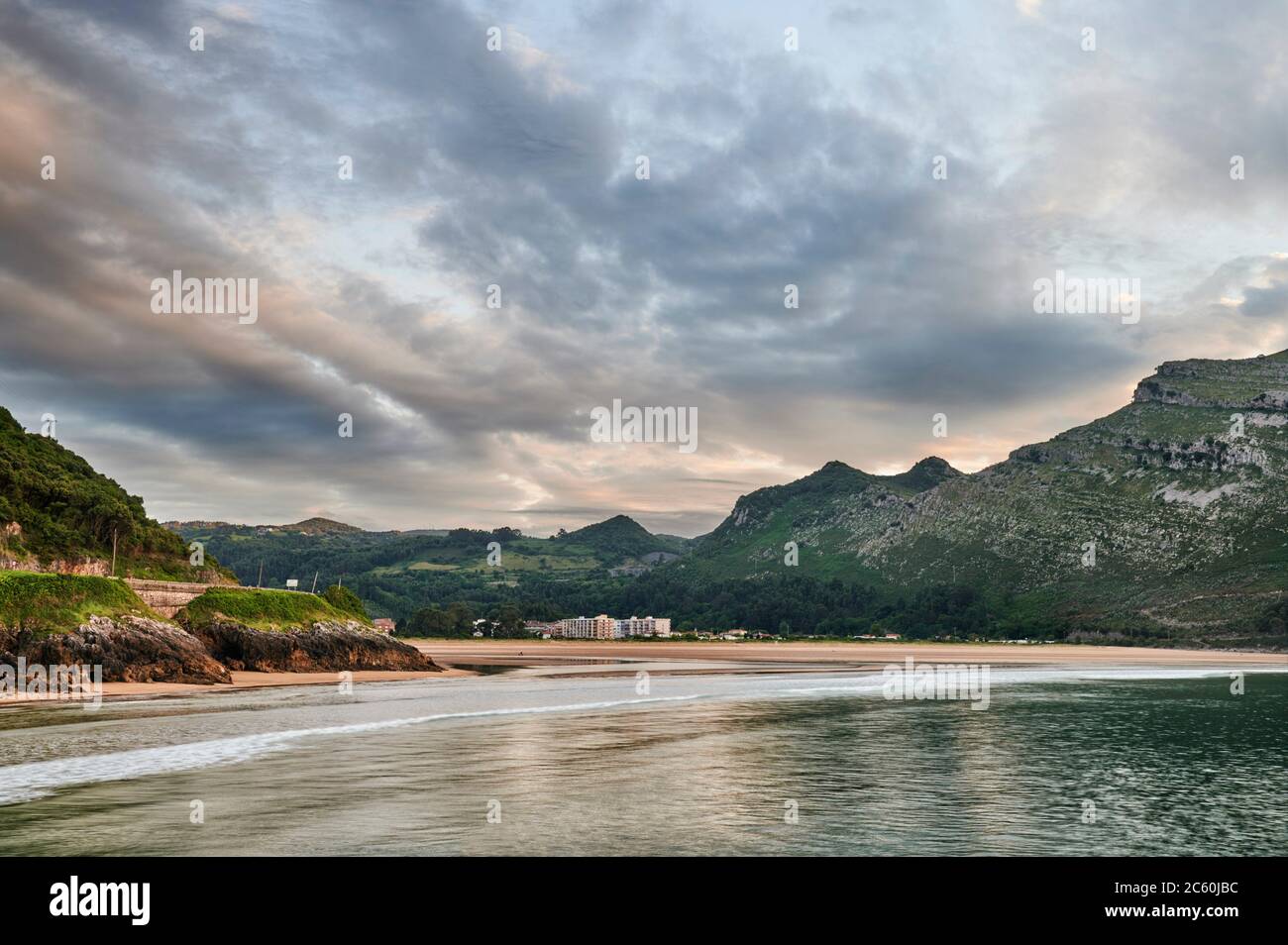 Playa de Oriñon, Castro Urdiales, Cantabria, España, Europa. Foto de stock