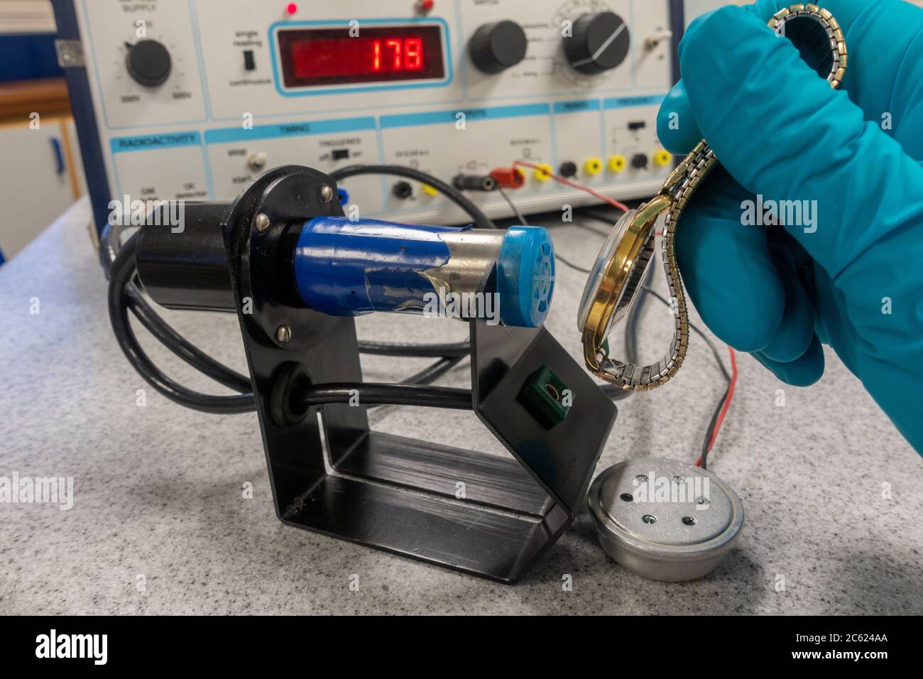 Contador geiger muller de particulas fotografías e imágenes de alta