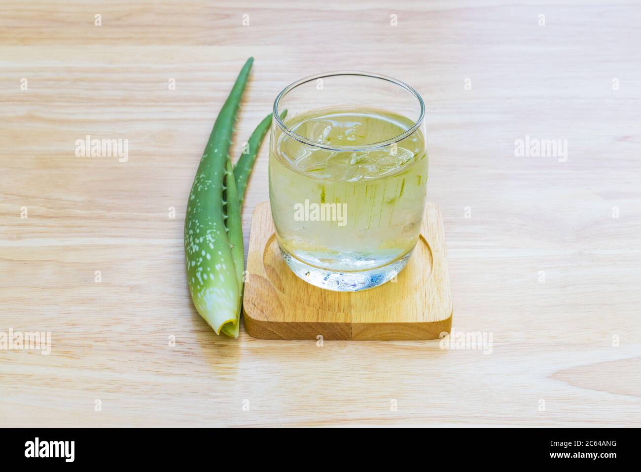 Gel para beber de aloe vera fotografías e imágenes de alta resolución -  Alamy