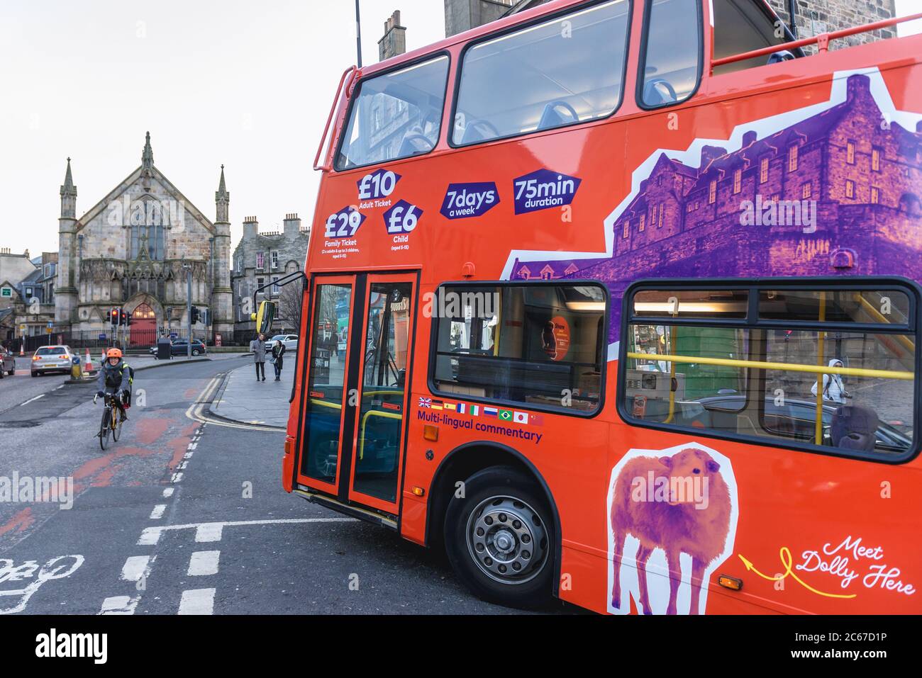 Bright Bus Tours en Edimburgo, la capital de Escocia, parte del Reino Unido Foto de stock