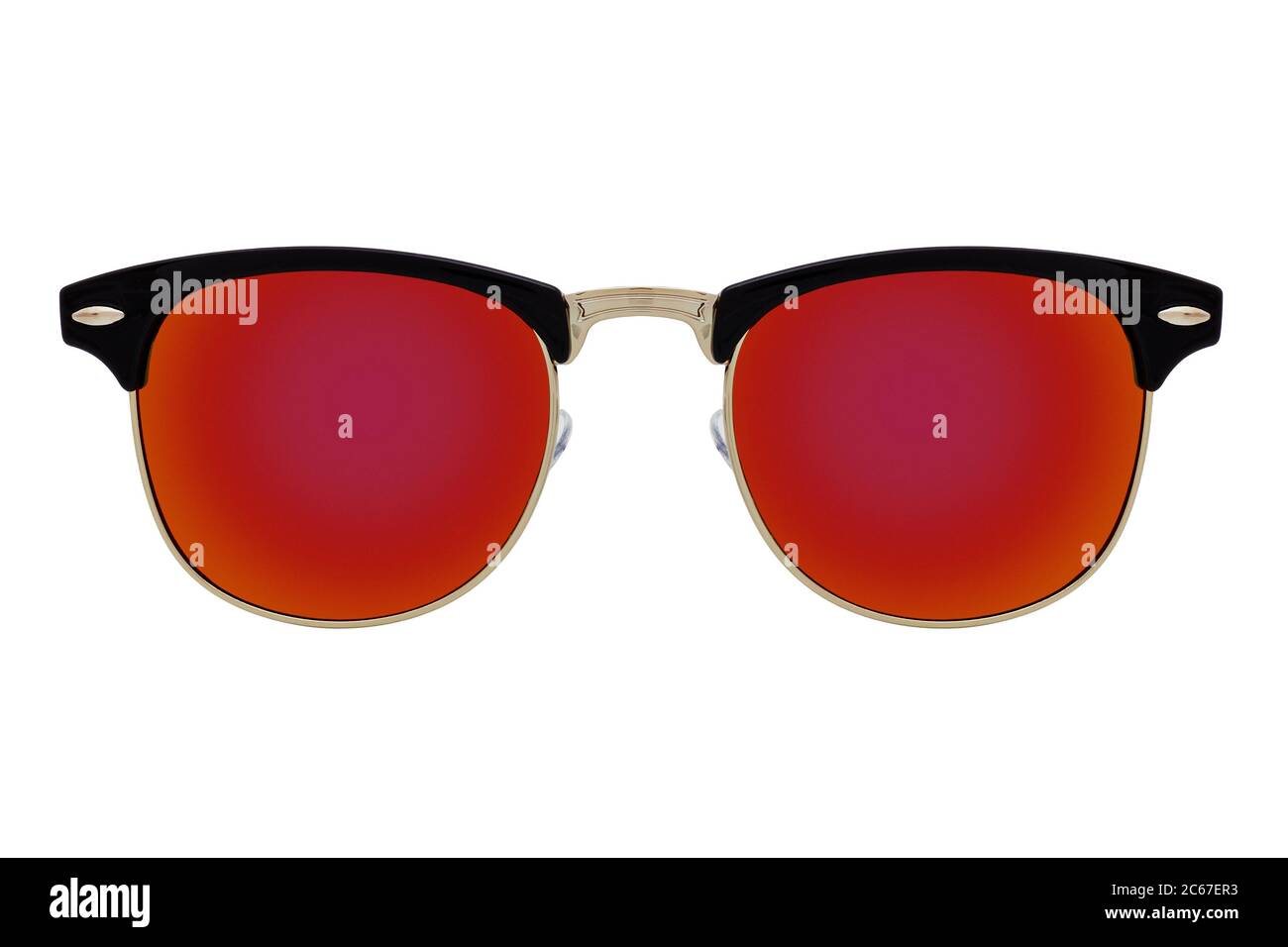 Gafas de sol negras con lentes rojas aisladas sobre fondo blanco Fotografía  de stock - Alamy